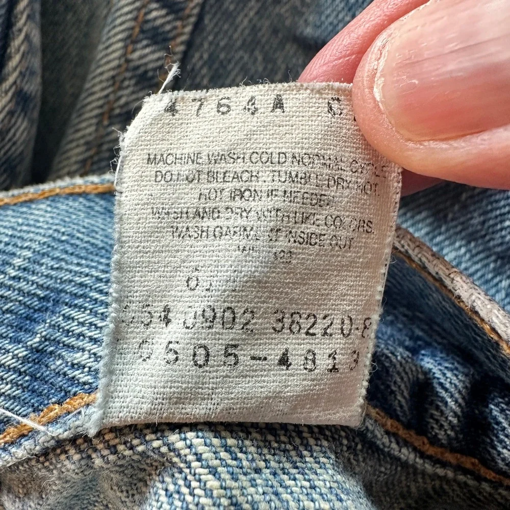 VTG Levis 505 Jeans Mens W31 Straight Light Wash Blue Denim Batwing tag 0902 GUC
